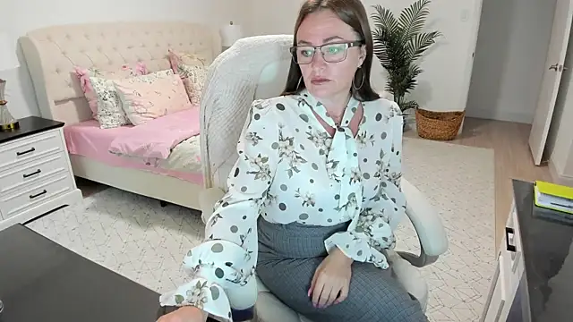 Snapshot of Vika73 chatting on June 27, 11:26 am Vika73 online show from June 27, 11:26 am