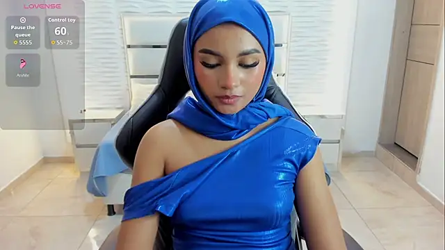 Snapshot of Layla_irfan chatting on July 4, 7:20 pm Layla irfan online show from July 4, 7:20 pm