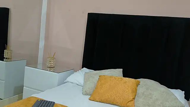 MILA AND COTI online show from June 4, 8:37 pm