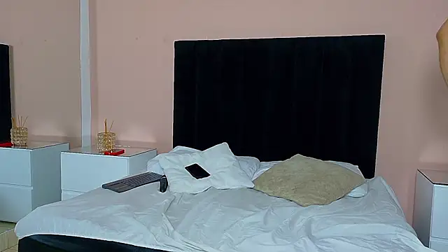 MILA AND COTI online show from July 18, 8:34 pm