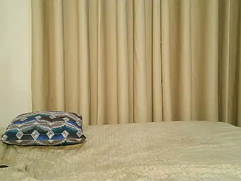 Snapshot of Chocolate_vee chatting on July 7, 12:24 am Chocolate vee online show from July 7, 12:24 am