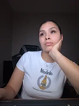 cowgirl696968 online show from May 21, 5:58 am