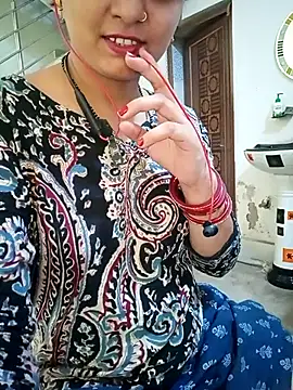 Snapshot of ZOYA-STRIP chatting on May 25, 8:42 am ZOYA-STRIP online show from May 25, 8:42 am