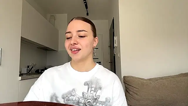 Snapshot of BrandiEngberg chatting on May 18, 11:38 am BrandiEngberg online show from May 18, 11:38 am