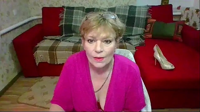 Snapshot of SamantaxFocs chatting on June 1, 3:25 pm SamantaxFocs online show from June 1, 3:25 pm