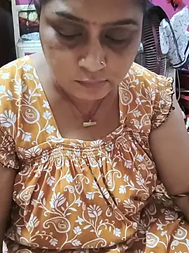 Snapshot of Curvy_Jyoti chatting on June 19, 4:44 pm Curvy Jyoti online show from June 19, 4:44 pm