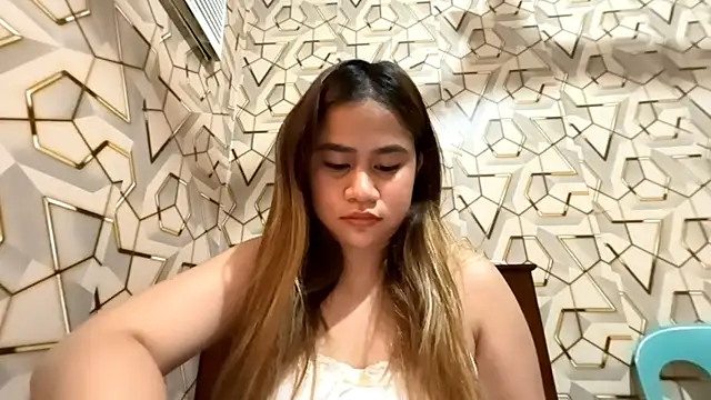 Snapshot of AngeliqueSimoson chatting on May 20, 5:13 am AngeliqueSimoson online show from May 20, 5:13 am