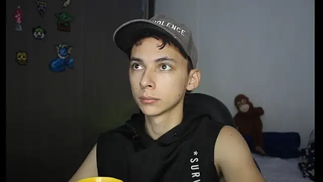 Snapshot of archi_love chatting on December 8, 10:36 pm archi love online show from December 8, 10:36 pm