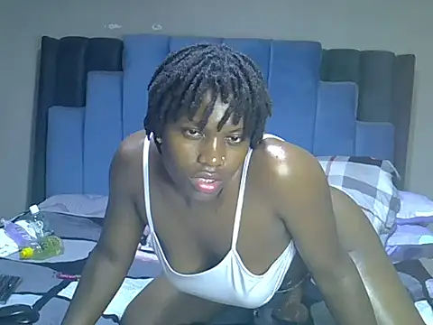 Snapshot of melanin_moon chatting on June 22, 11:24 pm melanin moon online show from June 22, 11:24 pm