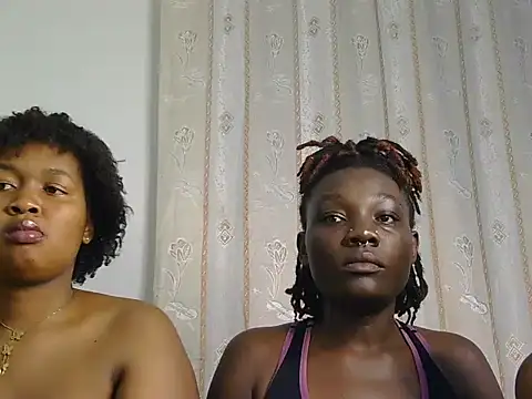 Snapshot of Brenasweet chatting on June 12, 12:53 am Brenasweet online show from June 12, 12:53 am