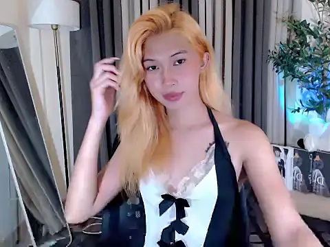Snapshot of urdreamgirl_mika27 chatting on July 27, 12:50 am urdreamgirl mika27 online show from July 27, 12:50 am