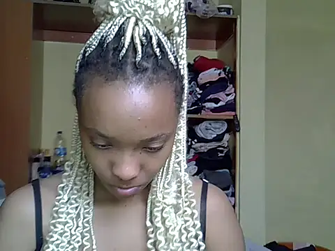 pretty jazminee1 online show from May 19, 7:15 am