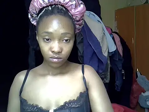 pretty jazminee1 online show from May 21, 4:41 am