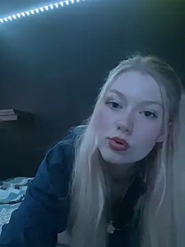 Venin-rose online show from May 18, 10:37 pm