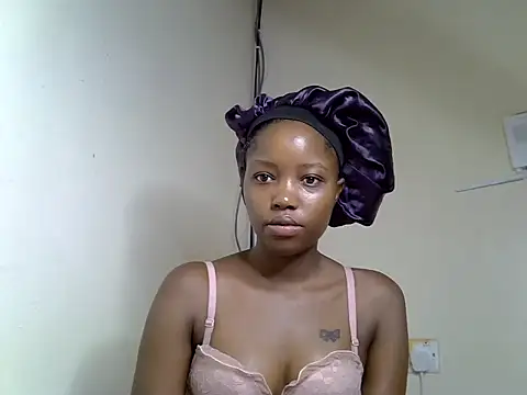 Pretty kitty48 online show from June 18, 12:53 pm