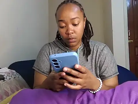 Snapshot of atara_seren chatting on June 18, 9:14 am atara seren online show from June 18, 9:14 am
