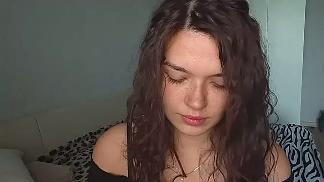 Snapshot of Vicki_queen chatting on June 27, 5:12 am Vicki queen online show from June 27, 5:12 am