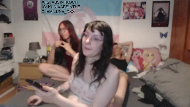Snapshot of Kuni_31 chatting on June 23, 9:46 pm Kuni 31 online show from June 23, 9:46 pm