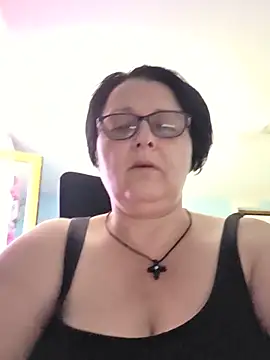 Snapshot of Diana_Diafan chatting on May 30, 9:06 am Diana Diafan online show from May 30, 9:06 am