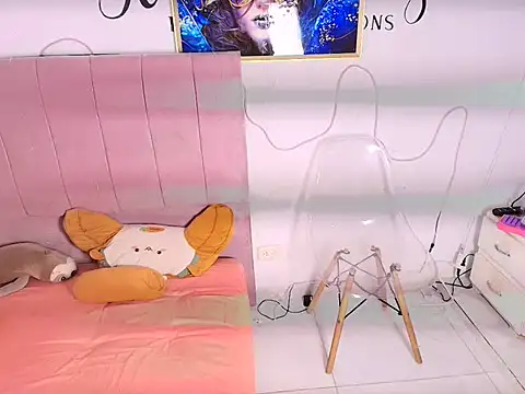 Snapshot of Monika_teenn chatting on June 29, 9:37 pm Monika teenn online show from June 29, 9:37 pm