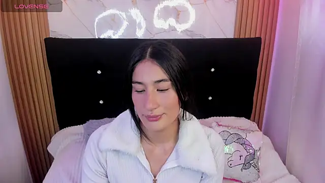 Snapshot of Sara_Sweet03 chatting on May 19, 6:03 pm Sara Sweet03 online show from May 19, 6:03 pm