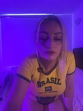 Snapshot of bulma- chatting on May 19, 8:04 pm bulma- online show from May 19, 8:04 pm
