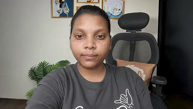 Snapshot of pradhidi57 chatting on May 19, 7:26 am pradhidi57 online show from May 19, 7:26 am