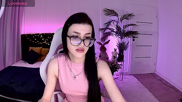 Snapshot of Ariella_Me chatting on June 16, 6:27 am Ariella Me online show from June 16, 6:27 am