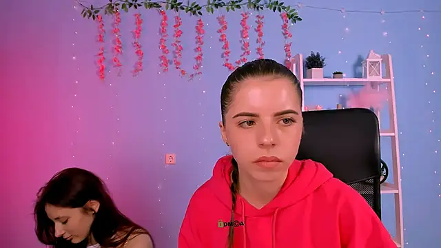 Snapshot of lyra_desire chatting on June 17, 6:42 pm lyra desire online show from June 17, 6:42 pm