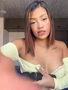 lana  ray online show from May 20, 7:42 pm