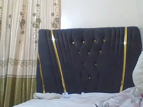 sexyleah25 online show from June 10, 3:44 pm