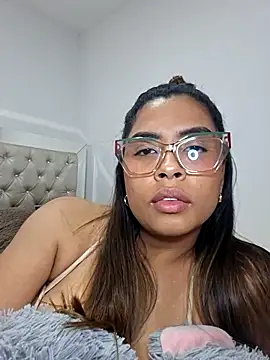 Snapshot of valeriero chatting on May 20, 2:12 pm valeriero online show from May 20, 2:12 pm