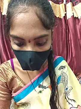 Snapshot of reshma124 chatting on June 22, 8:22 am reshma124 online show from June 22, 8:22 am
