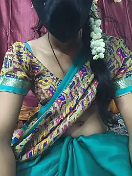 Snapshot of reshma124 chatting on June 30, 9:32 am reshma124 online show from June 30, 9:32 am