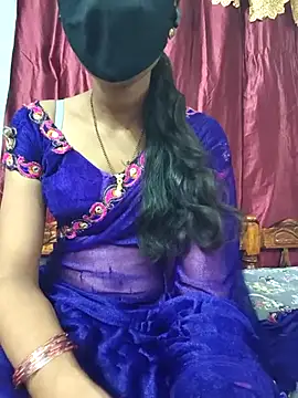 Snapshot of reshma124 chatting on July 14, 5:56 am reshma124 online show from July 14, 5:56 am