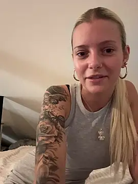 Snapshot of AnnaCherie chatting on May 29, 10:08 pm AnnaCherie online show from May 29, 10:08 pm