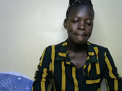 Snapshot of youngpetite chatting on May 20, 5:24 am youngpetite online show from May 20, 5:24 am