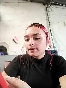 Snapshot of Arianna_01 chatting on May 20, 3:29 pm Arianna 01 online show from May 20, 3:29 pm
