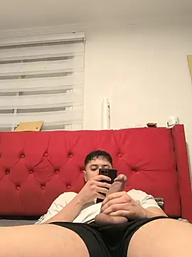 Snapshot of BodyGym18 chatting on May 19, 7:42 pm BodyGym18 online show from May 19, 7:42 pm
