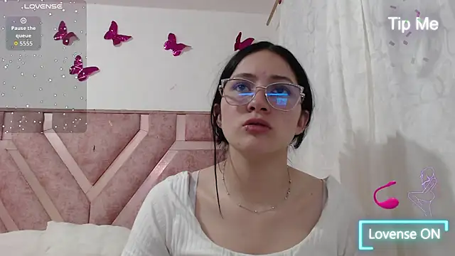 Angel-Hott  online show from June 11, 4:32 am