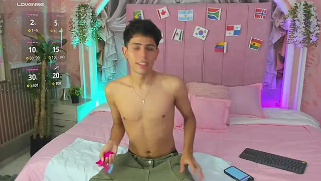 hunterwest06 online show from June 22, 11:51 am
