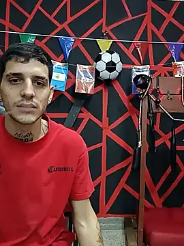 Snapshot of boy_max_latin chatting on June 25, 6:07 am boy max latin online show from June 25, 6:07 am