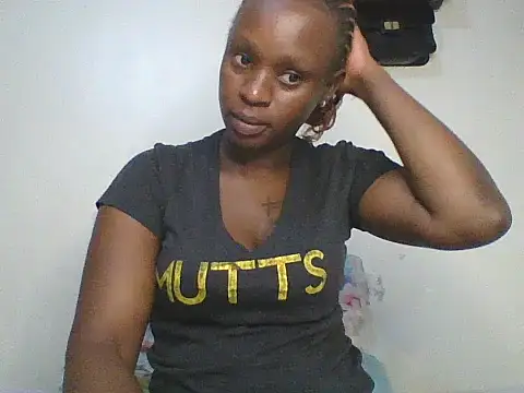 Snapshot of magicpussyy1 chatting on June 18, 9:47 am magicpussyy1 online show from June 18, 9:47 am