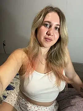 MarieHeartt online show from July 19, 5:27 pm