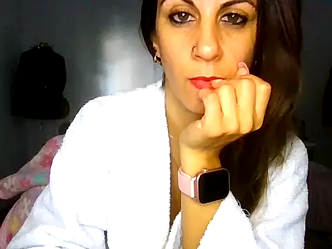 Snapshot of lujancita8 chatting on May 21, 12:01 pm lujancita8 online show from May 21, 12:01 pm