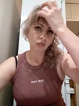 Snapshot of Kitty-MEOWW chatting on May 22, 7:52 pm Kitty-MEOWW online show from May 22, 7:52 pm