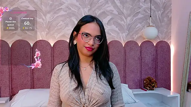 Maddy-Dove online show from June 18, 3:51 am