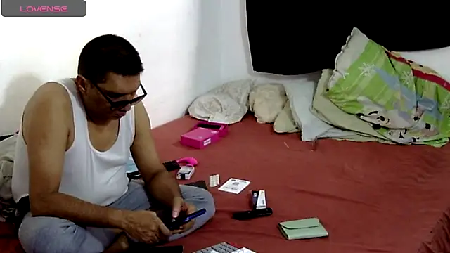 SASSY LOVERS online show from May 26, 9:33 pm