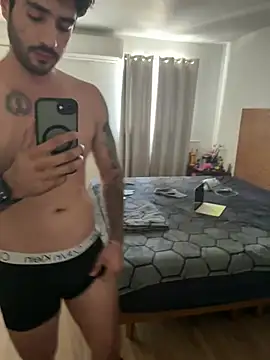 Snapshot of Antonello1223 chatting on May 23, 4:44 pm Antonello1223 online show from May 23, 4:44 pm