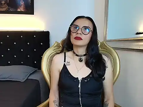Snapshot of Afroditta_Rosse chatting on May 30, 2:58 pm Afroditta Rosse online show from May 30, 2:58 pm